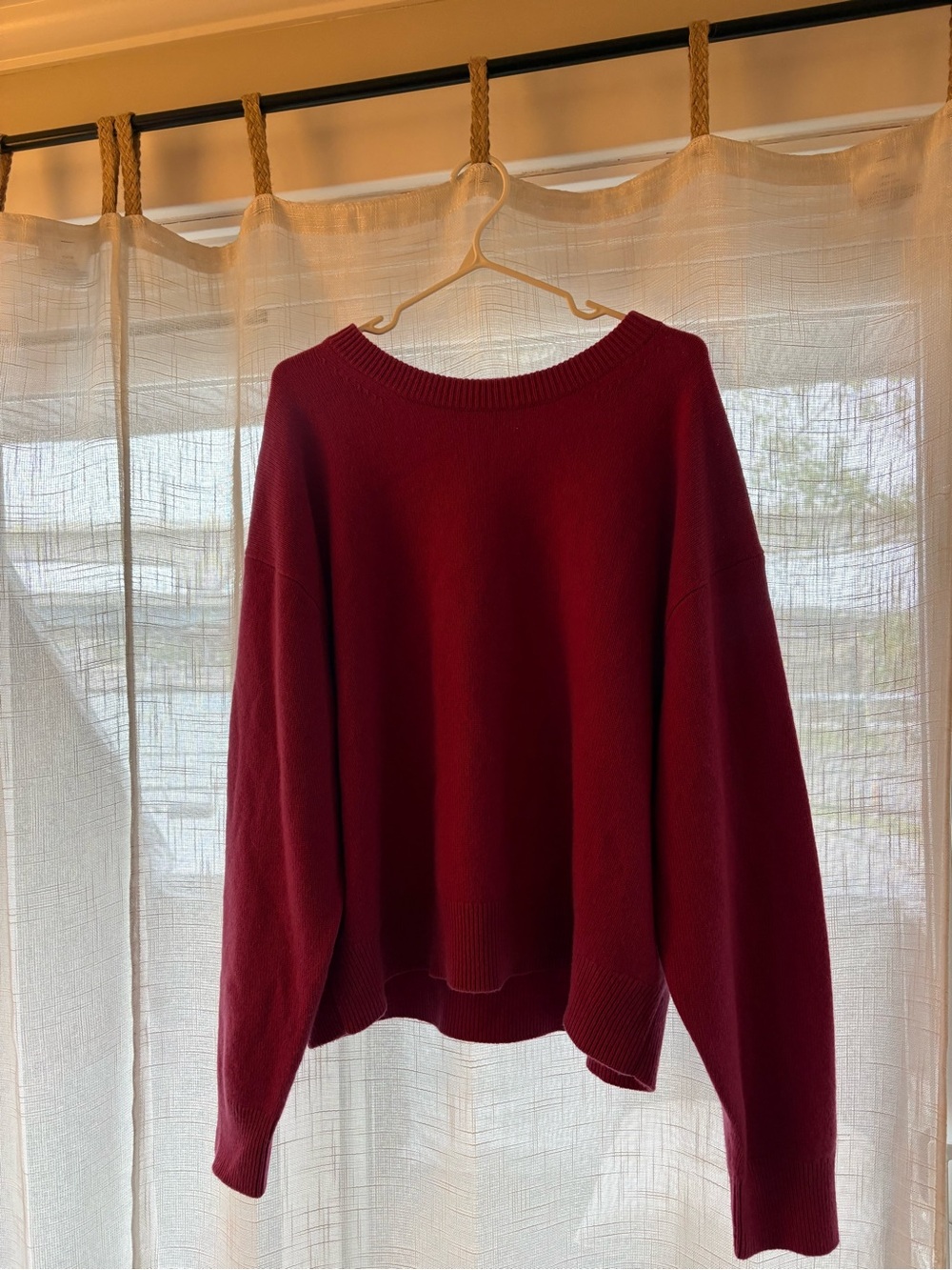 Aritzia Cashmere Relaxed Crew Sweater - Picture 4 of 7